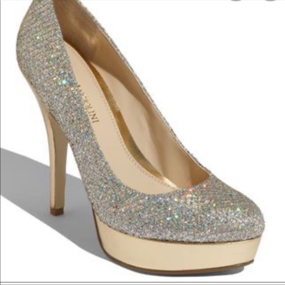 Enzo Angiolini 2010 glitter pumps. Gold platform with stiletto heel.